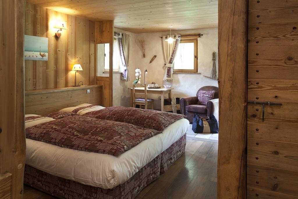 Chalet-Hotel Les Fermes De Pierre & Anna Le Grand-Bornand Room photo