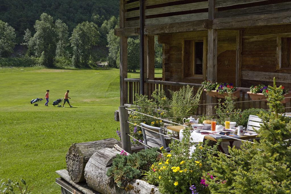 Chalet-Hotel Les Fermes De Pierre & Anna Le Grand-Bornand Exterior photo