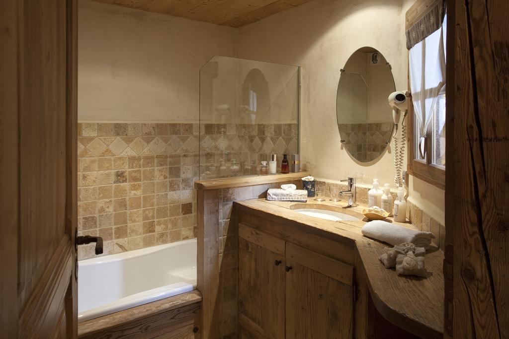 Chalet-Hotel Les Fermes De Pierre & Anna Le Grand-Bornand Room photo