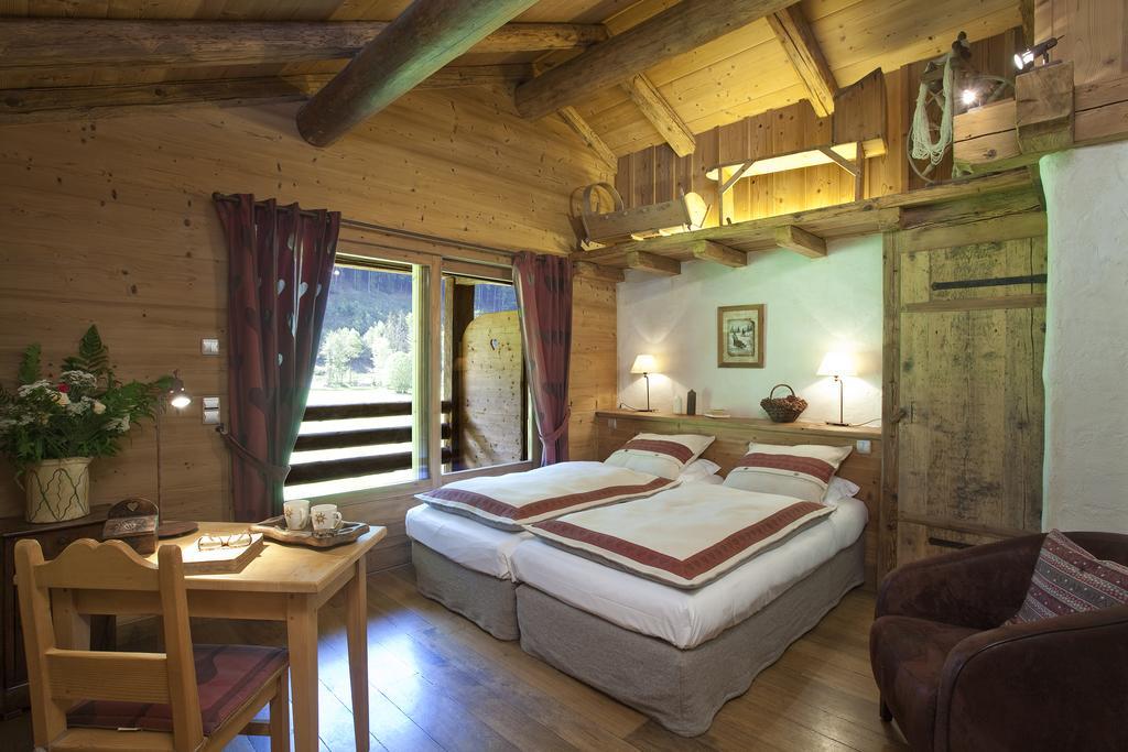 Chalet-Hotel Les Fermes De Pierre & Anna Le Grand-Bornand Room photo